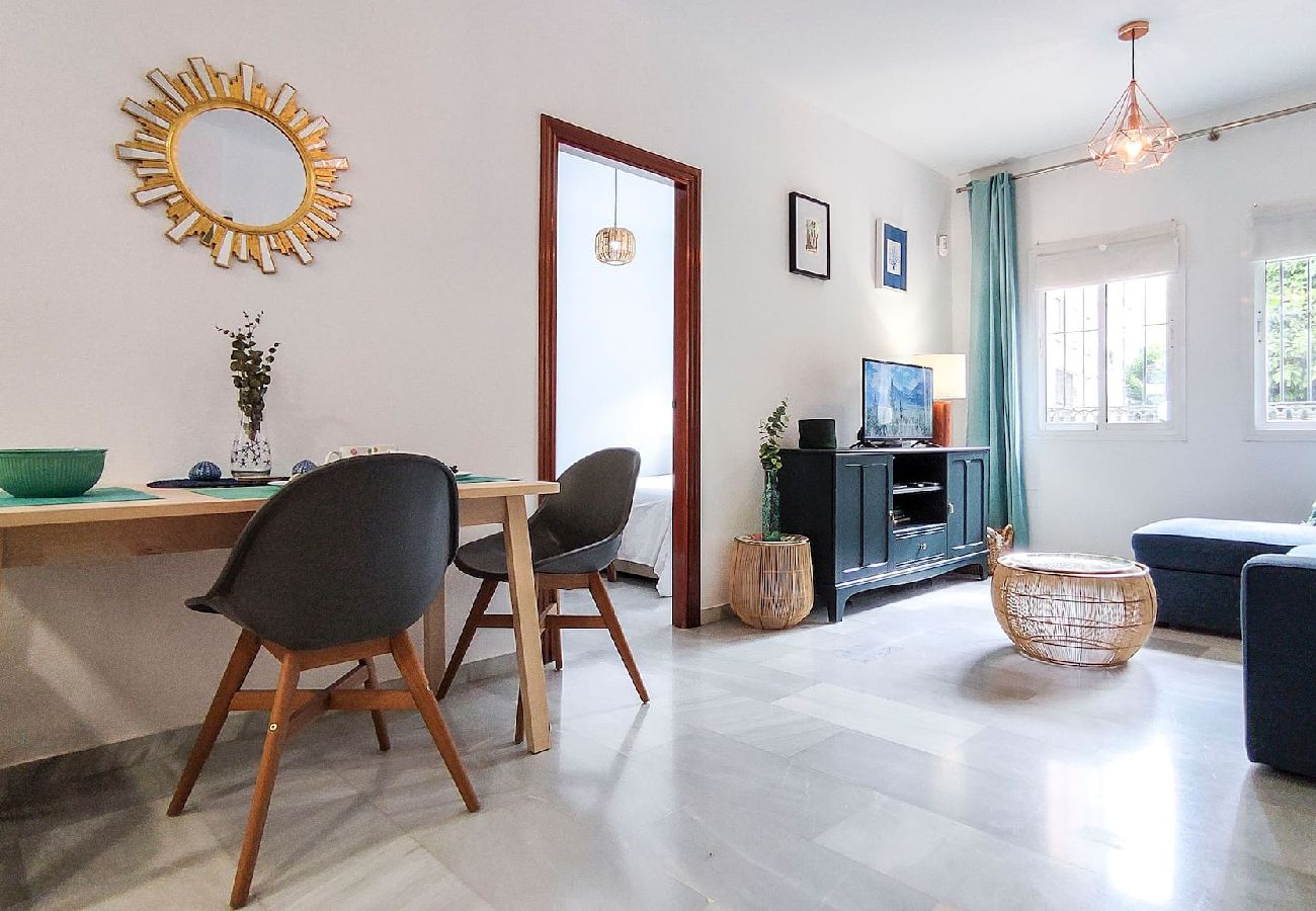 Apartment in Málaga - Bright Apt with beautiful courtyard yard in the center of Málaga by Sharing Co. 