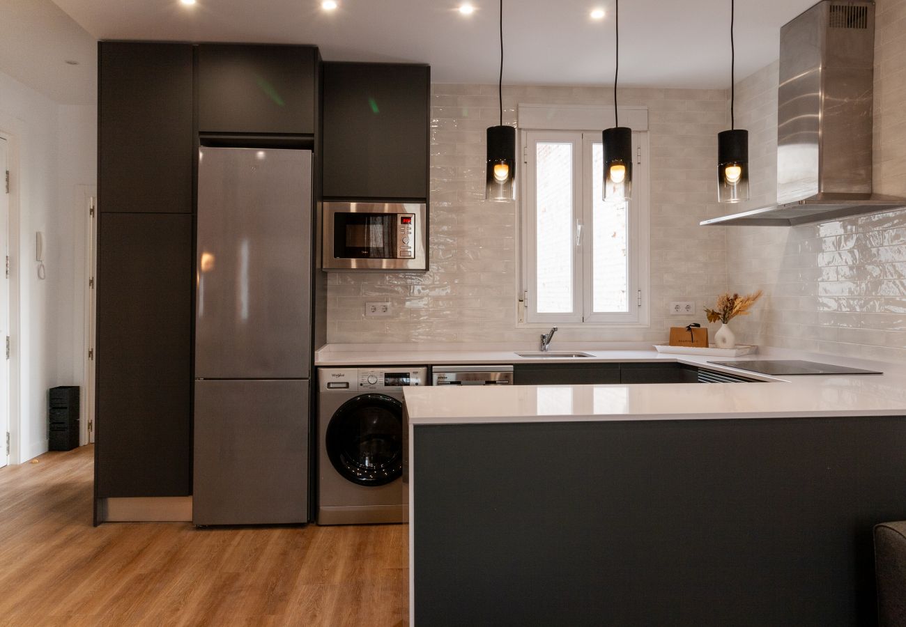 Apartment in Madrid - 1 room apt. Fuencarral  Sharing Co