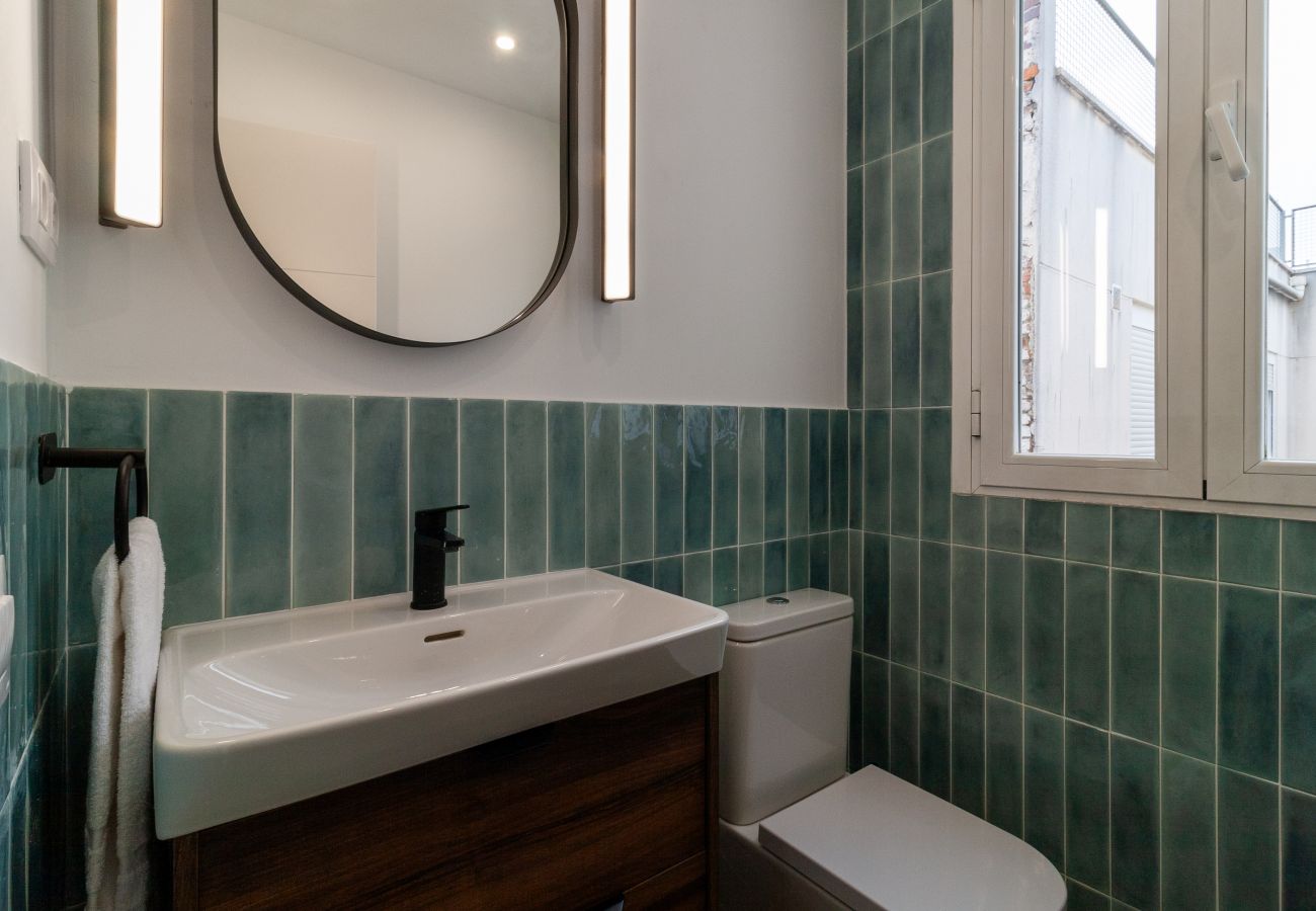 Apartment in Madrid - 1 room apt. Fuencarral  Sharing Co