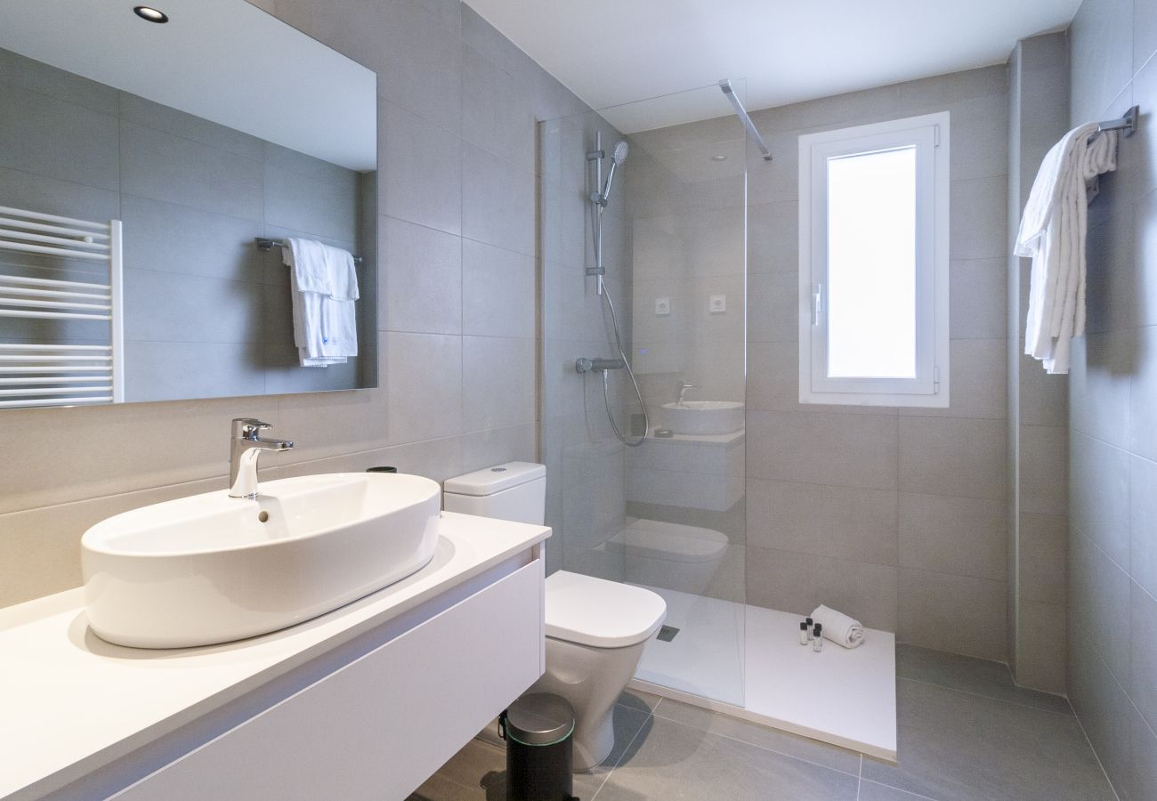 Apartment in Madrid - 2 bedroom apartment in La Castellana Sharing Co.  