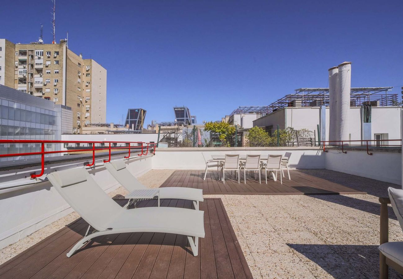 Apartment in Madrid - Apartamento de 3 hab. con terraza en La Castellana Sharing Co.