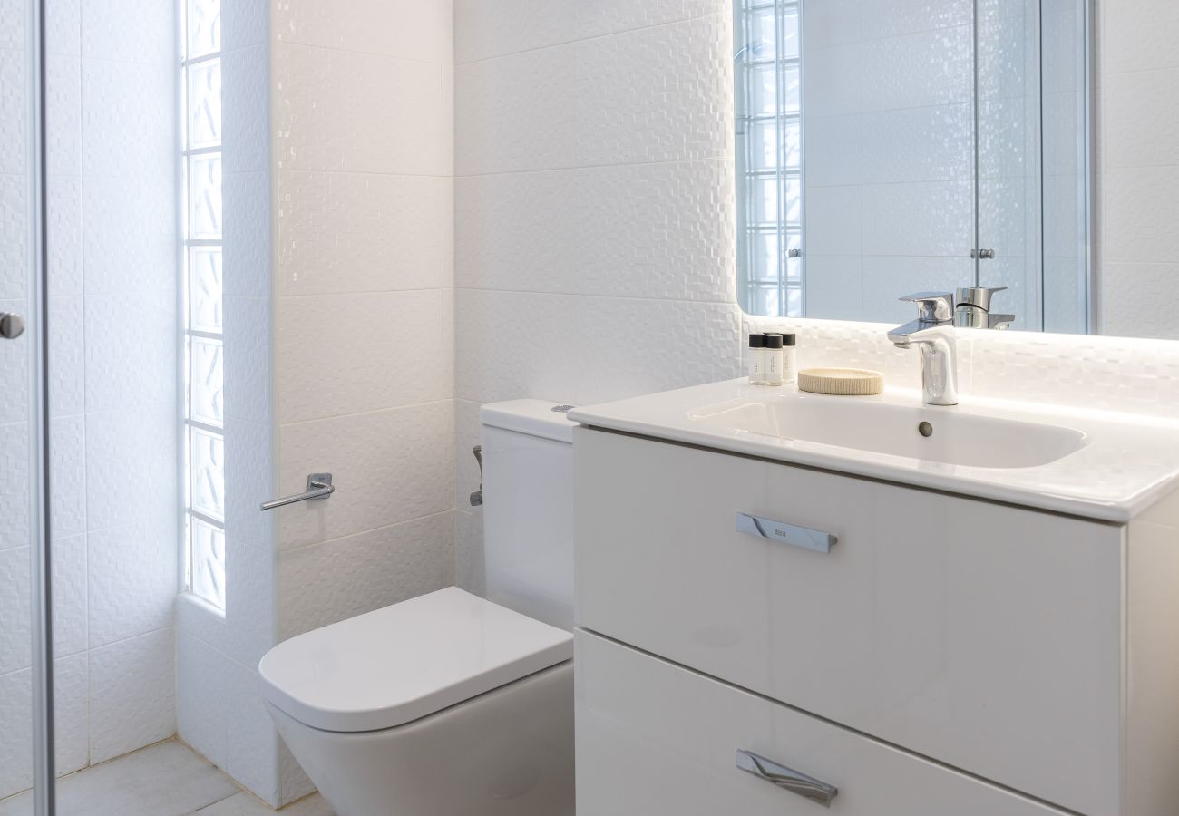 Apartment in Málaga - Atarazanas 2 Bedrooms by SharingCo  