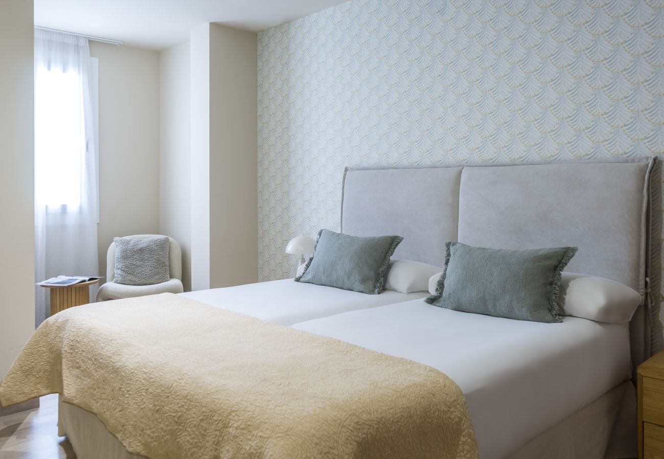 Apartment in Málaga - Atarazanas 2 Bedrooms by SharingCo  