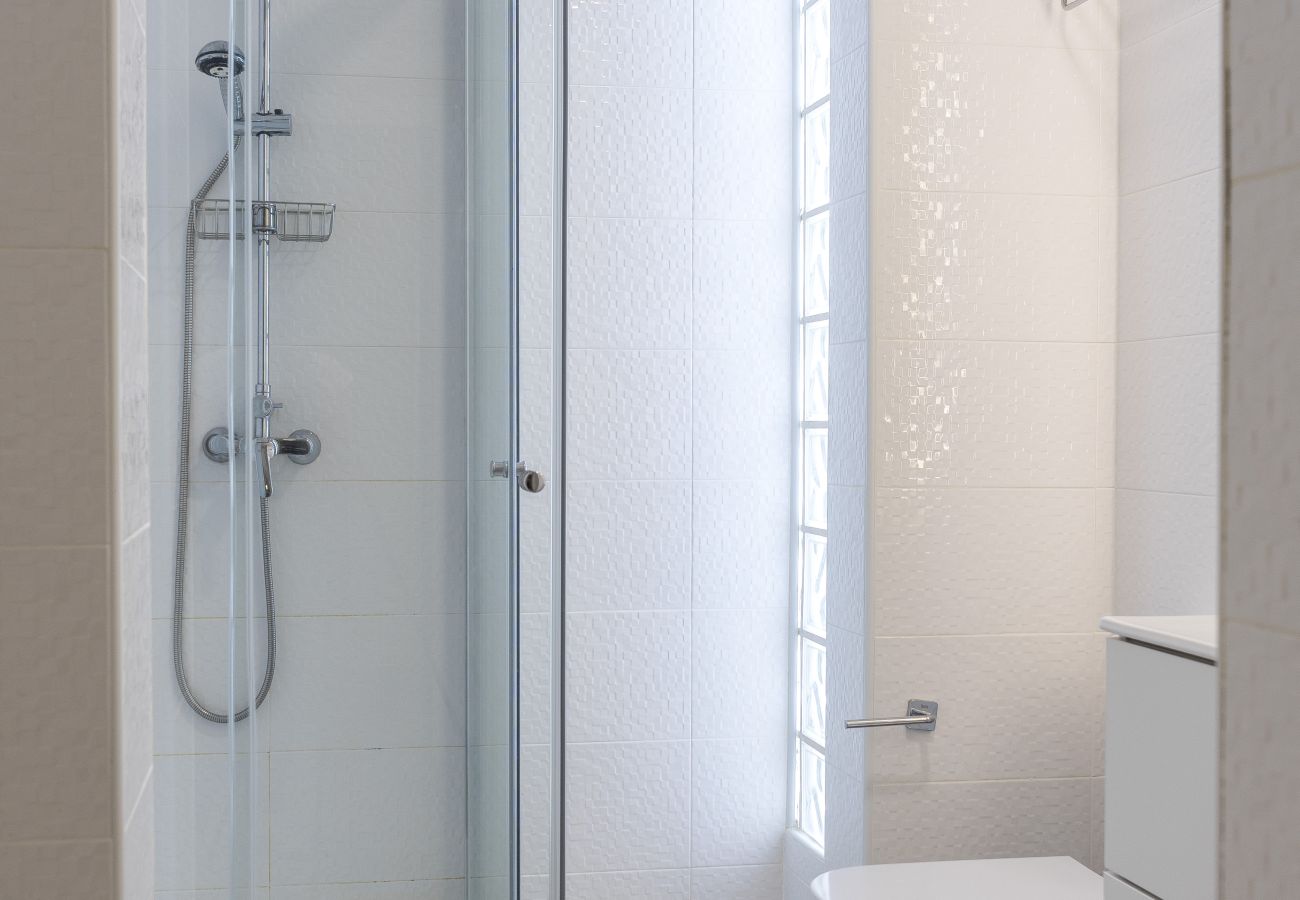 Apartment in Málaga - Atarazanas 2 Bedrooms by SharingCo  