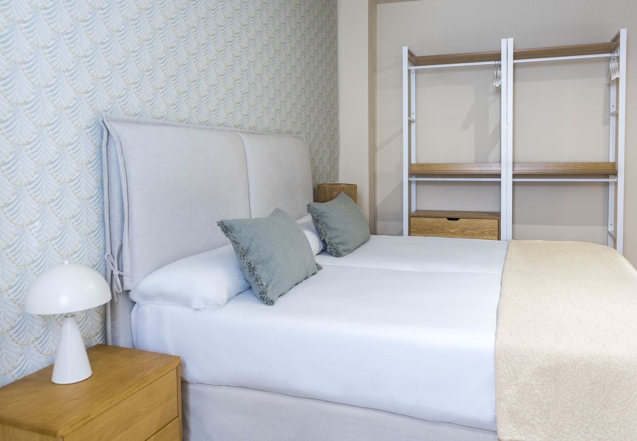 Apartment in Málaga - Atarazanas 2 Bedrooms by SharingCo  