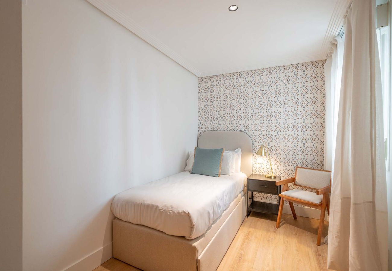 Apartment in Madrid - 2 bedroom apartment in La Castellana Sharing Co.      