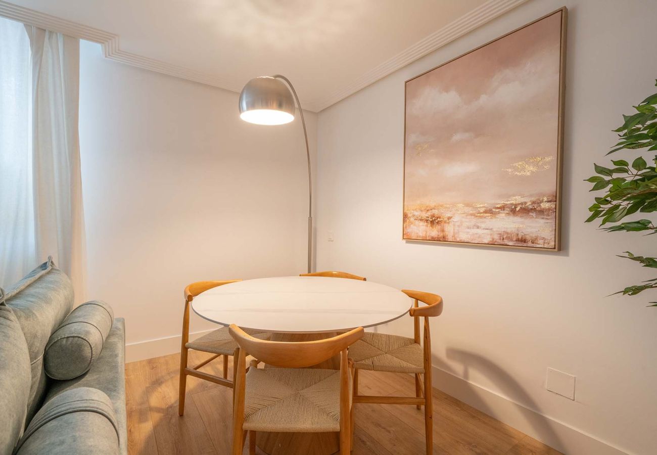 Apartment in Madrid - 2 bedroom apartment in La Castellana Sharing Co.      