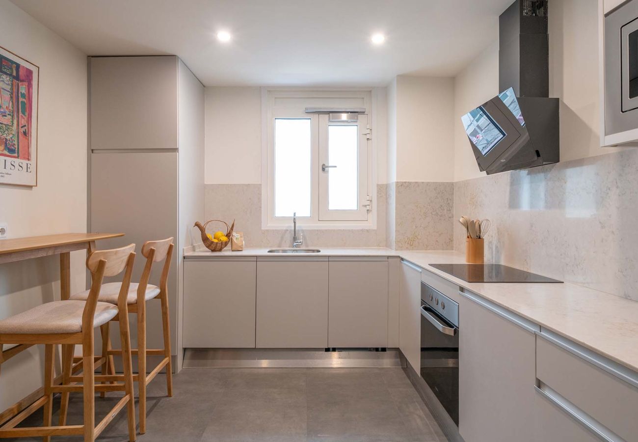 Apartment in Madrid - 2 bedroom apartment in La Castellana Sharing Co.         