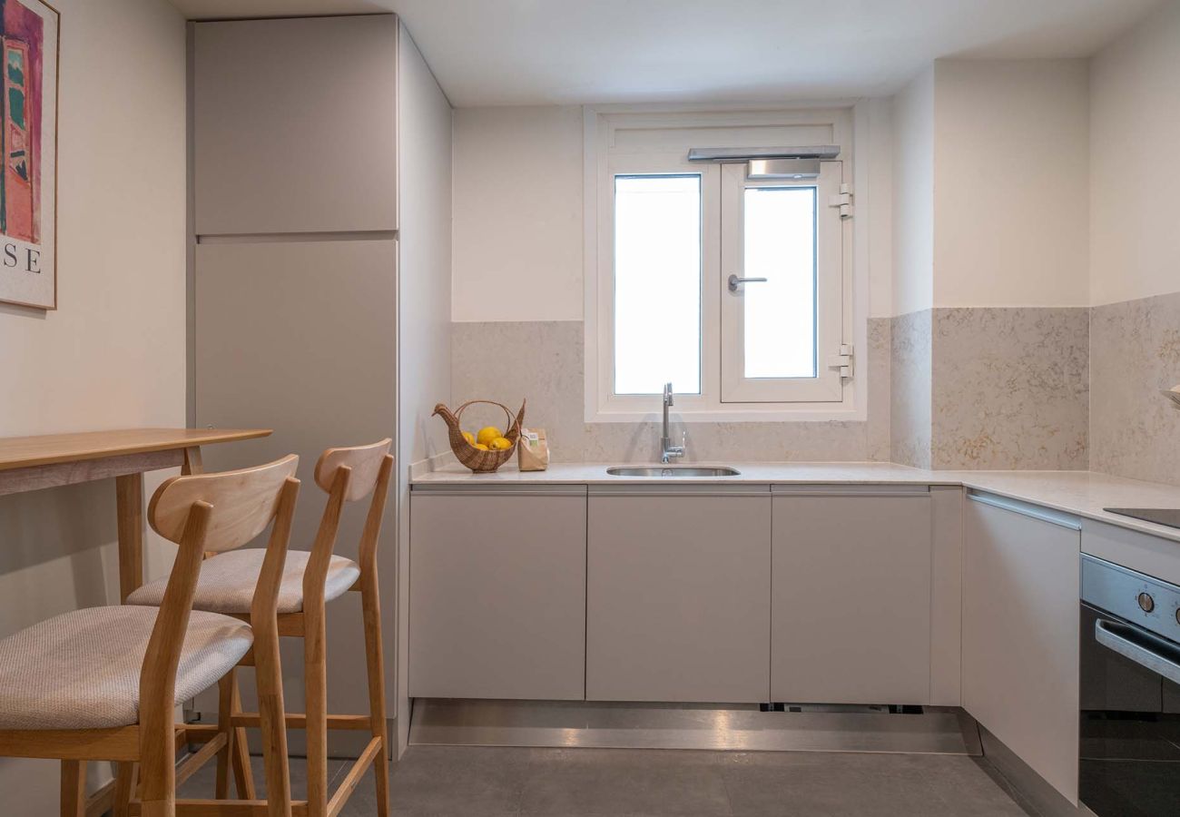Apartment in Madrid - 2 bedroom apartment in La Castellana Sharing Co.         