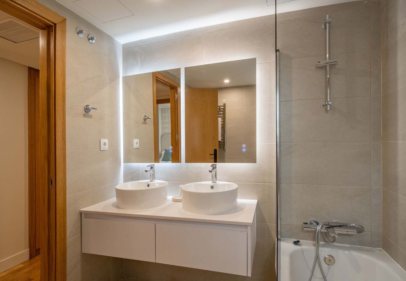 Apartment in Madrid - 2 bedroom apartment in La Castellana Sharing Co.         
