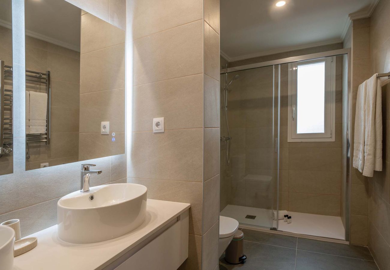 Apartment in Madrid - 2 bedroom apartment in La Castellana Sharing Co.         