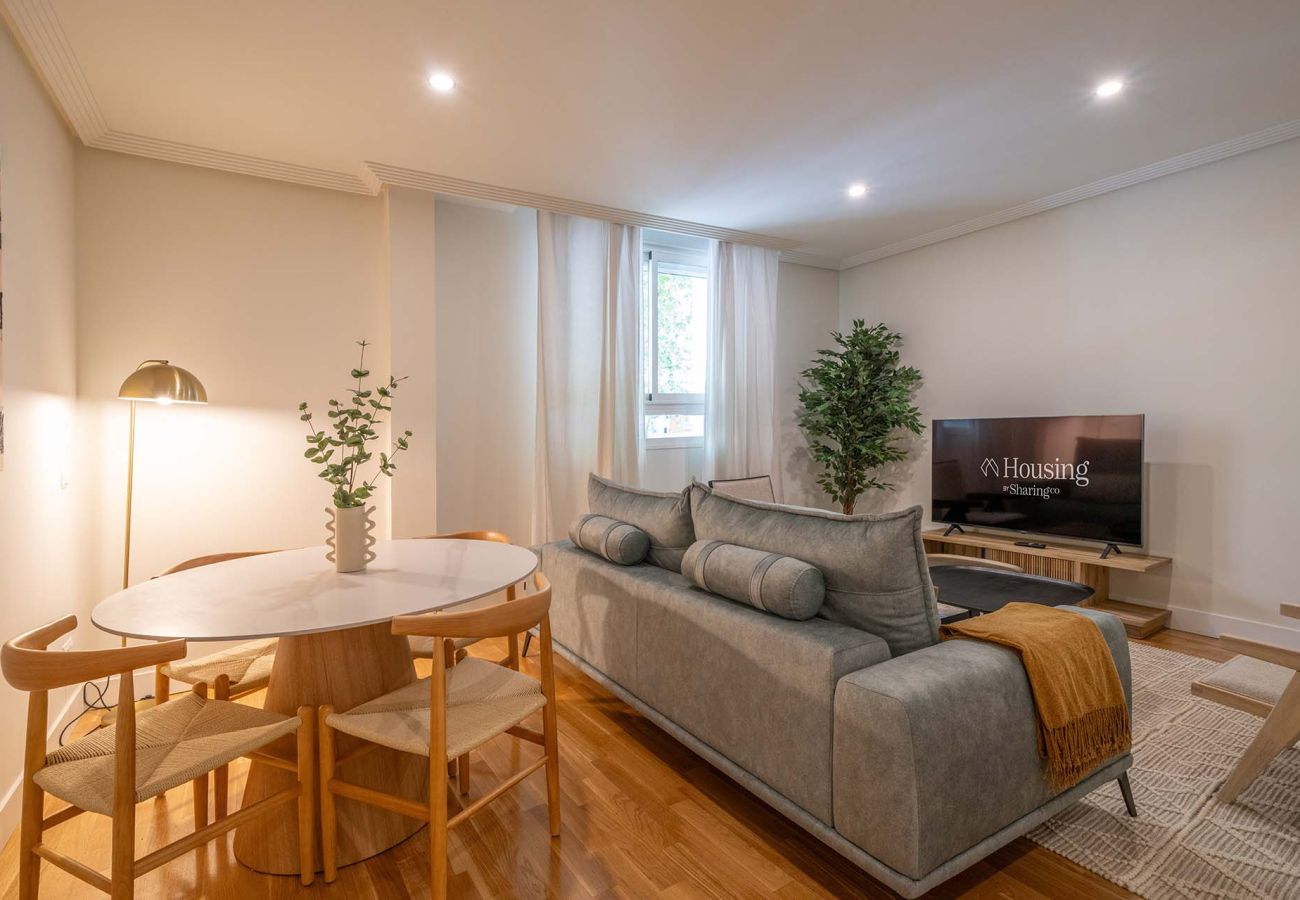 Apartment in Madrid - 2 bedroom apartment in La Castellana Sharing Co.         