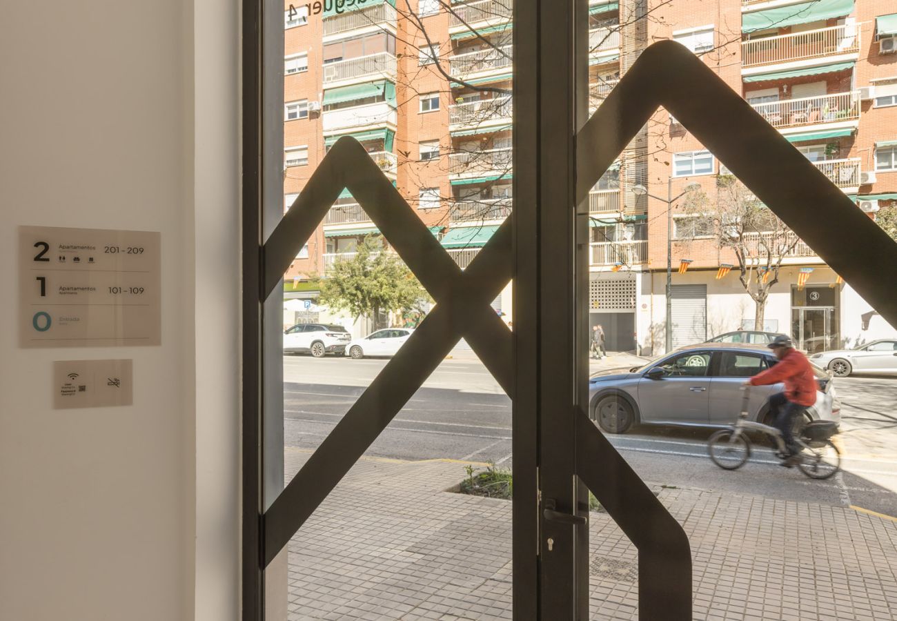 Studio in Valencia / València - Housing Maritim by Sharing Co