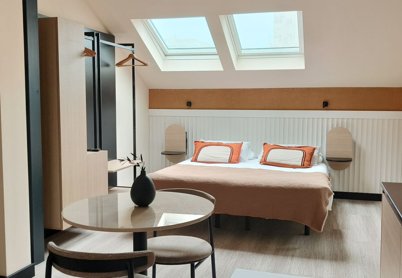 Apartment in Málaga - Housing Fana by Sharing Co 3PAX