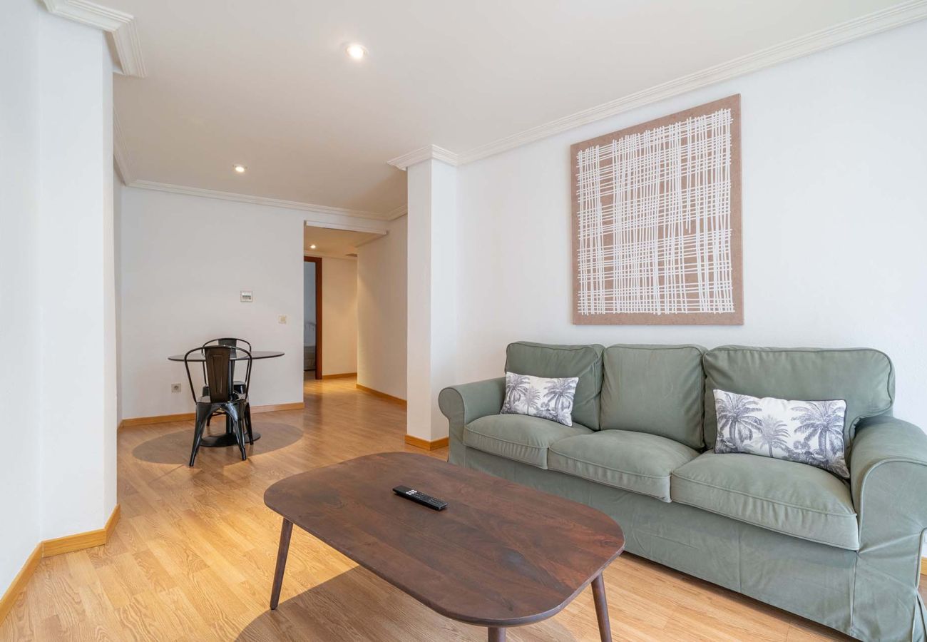 Apartment in Madrid - Cozy Apartment on Calle Eraso