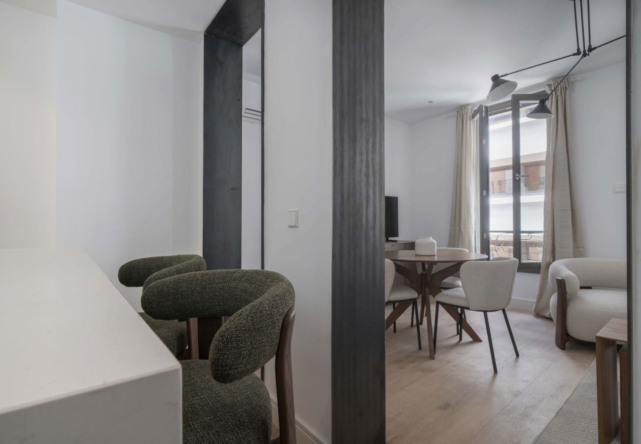 Apartment in Madrid - Housing Castilla by Sharing Co (with terrace)