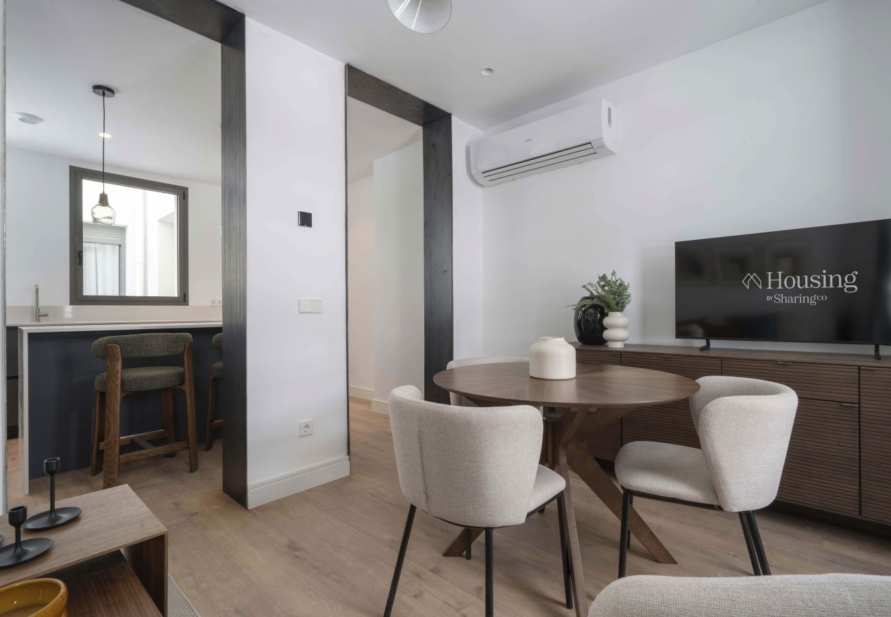 Apartment in Madrid - Housing Castilla by Sharing Co (with terrace)
