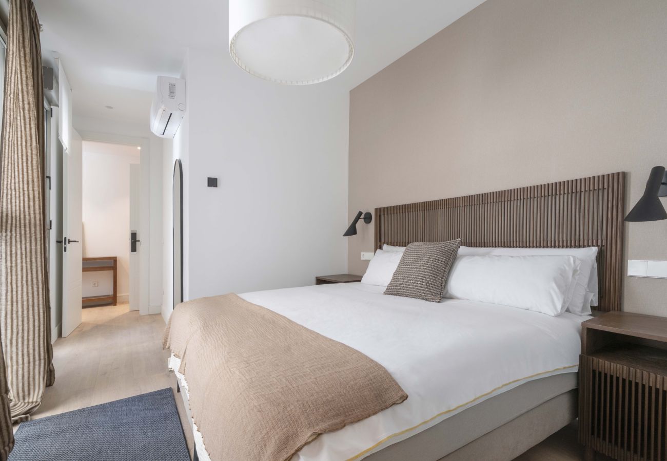 Apartment in Madrid - Housing Castilla by Sharing Co (with terrace)