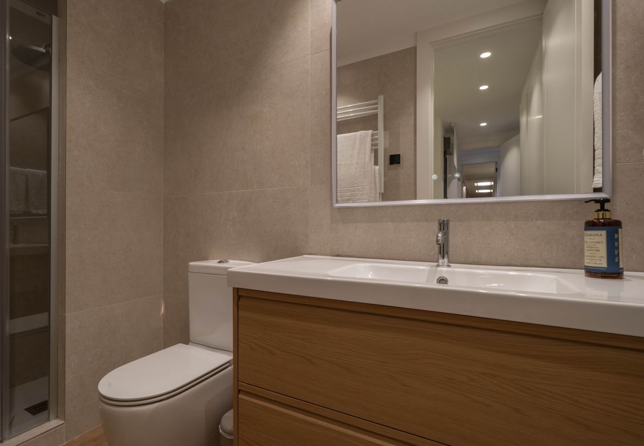 Apartment in Madrid - Housing Castilla by Sharing Co